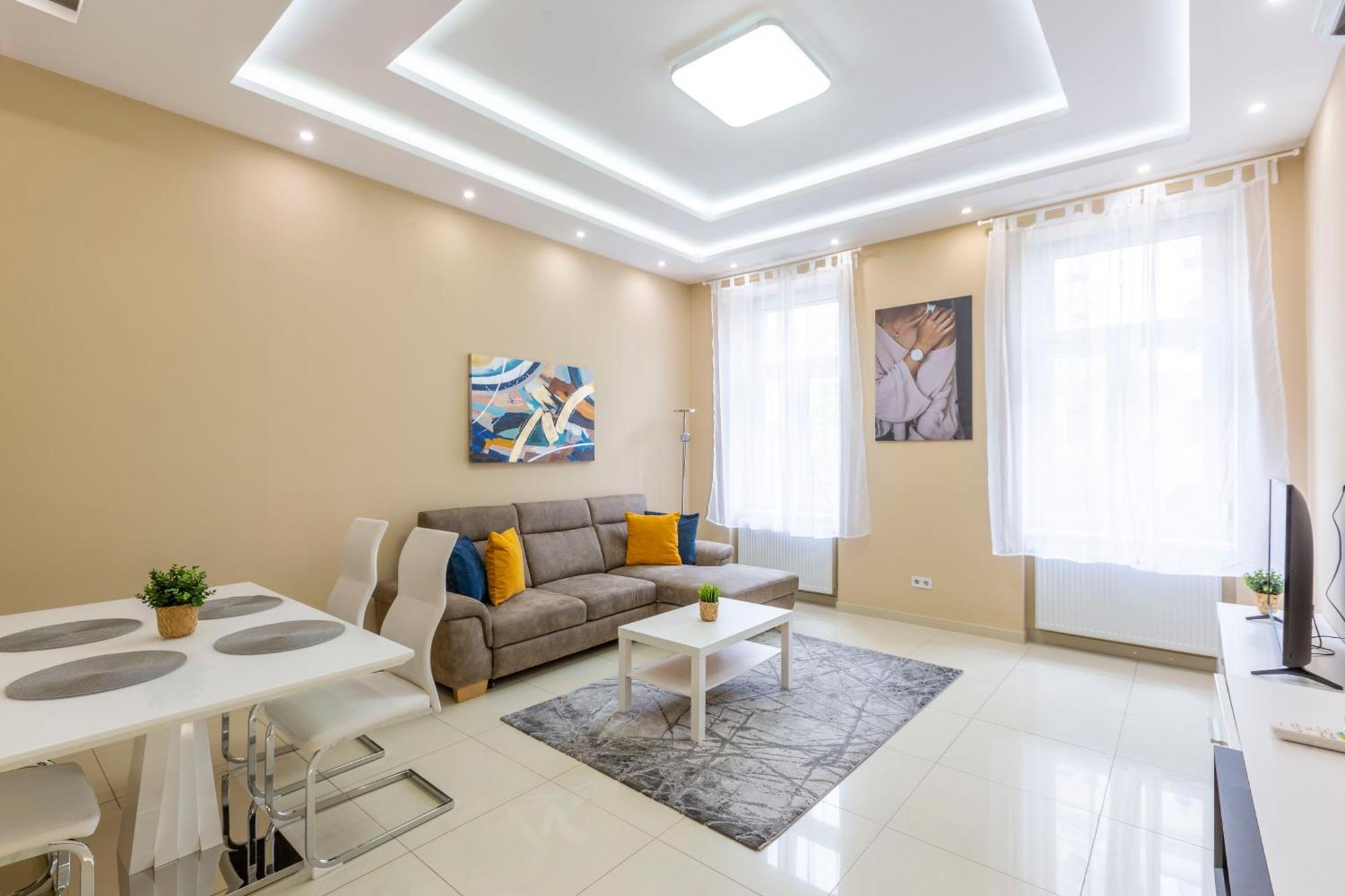 Spacious Bajcsy Residence In The Heart Of Budapest Luaran gambar